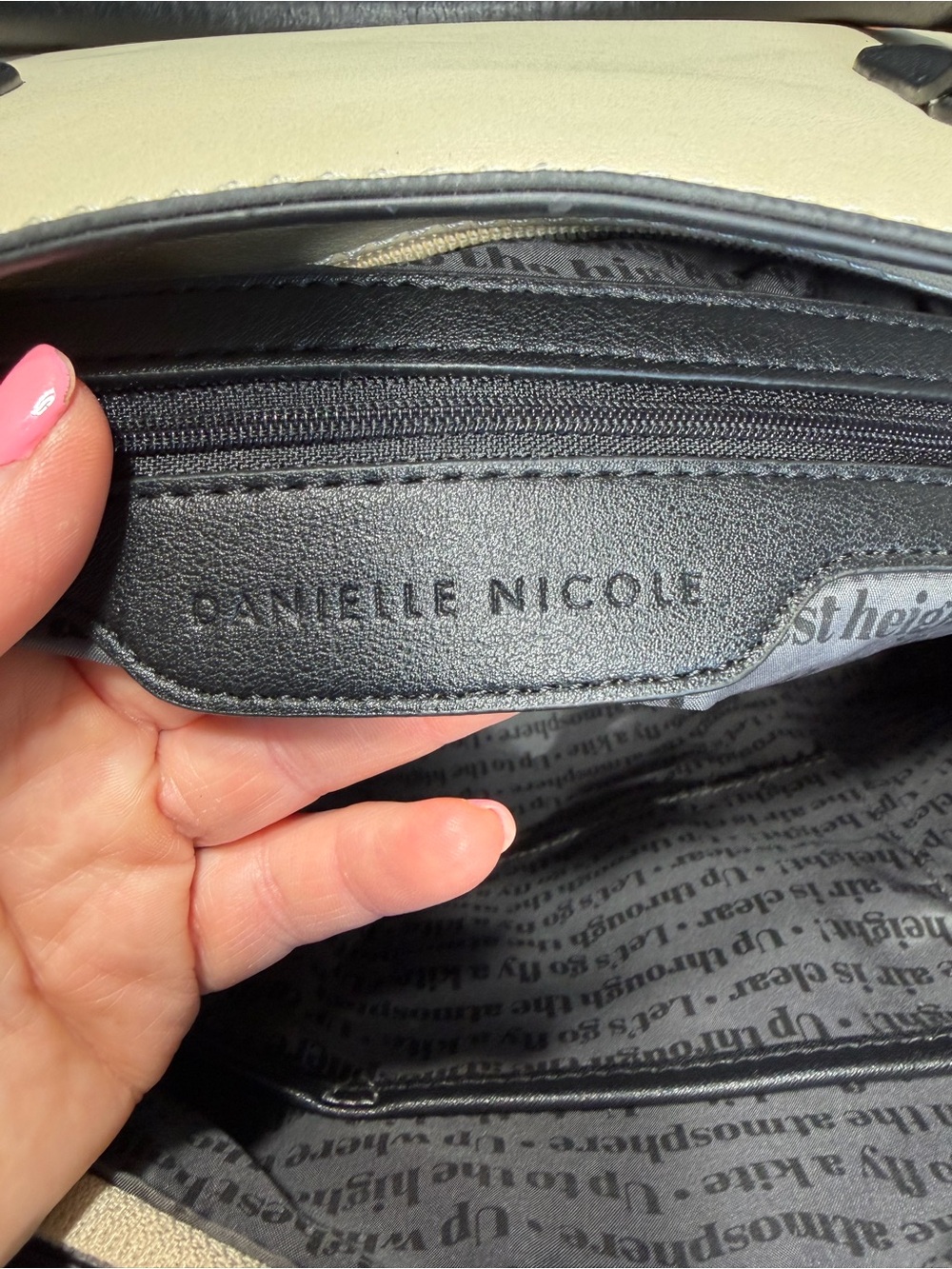 Danielle Nicole Ultra Rare Hard to Find Disney x Mary Poppins East End Satchel - Picture 3 of 16